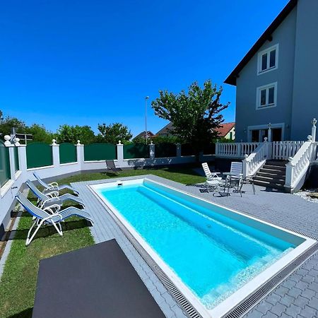 Luxurioeses Apartment Mit Pool Wien Ngoại thất bức ảnh