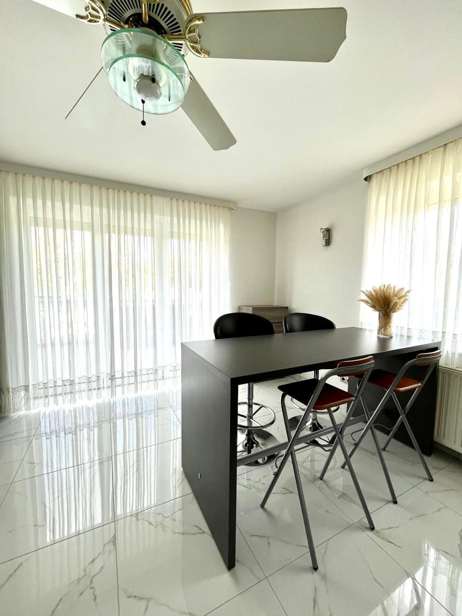 Luxurioeses Apartment Mit Pool Wien Ngoại thất bức ảnh